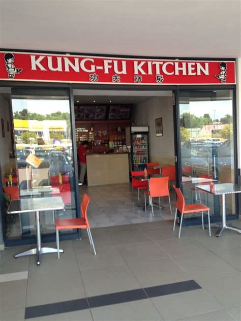 Kungfu kitchen - The weirdest thing about Kungfu Kitchen is that different branch has different measurement of the chili. It's weird when level 1 in Cannington is nothing compares to level 1 in Northbridge. Other than that, I think Kungfu Kitchen is a decent place to have a pleasant dinner with a group of people.